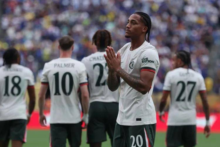 爱游戏官网-德罗巴迎来七赛季出色发挥，热火观众热烈欢呼！